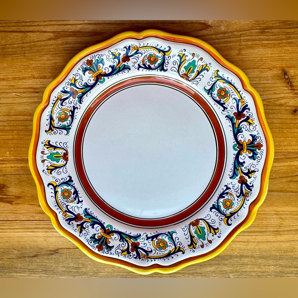 SUR LA TABLE Deruta Dinner Plate Floral Scrolls